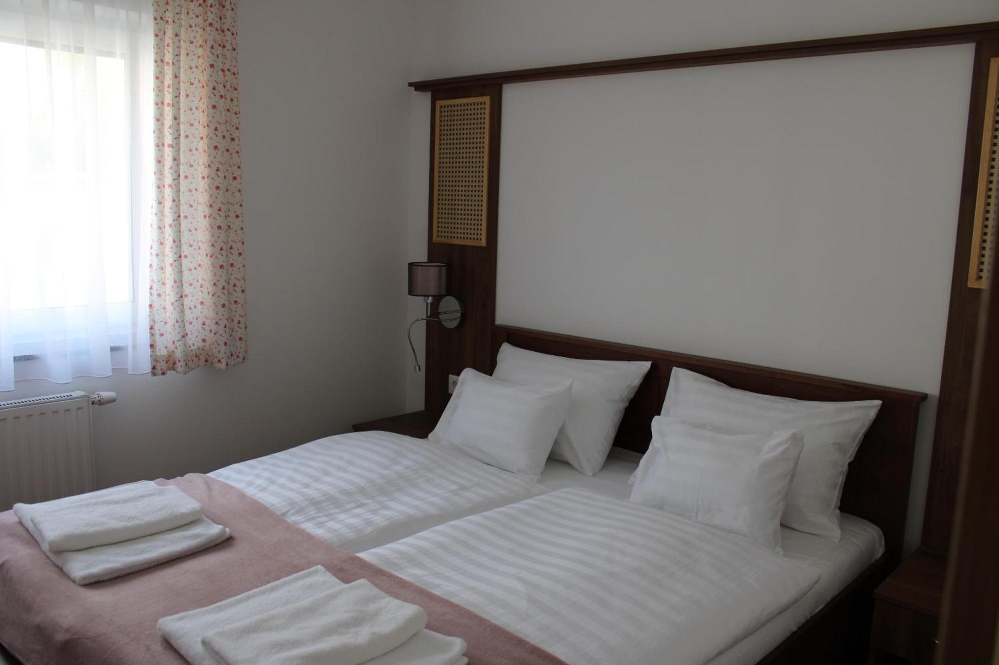 Mara Apartman Buek Buitenkant foto