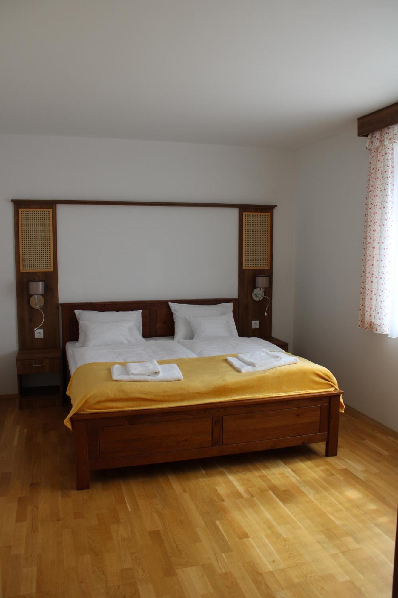 Mara Apartman Buek Buitenkant foto