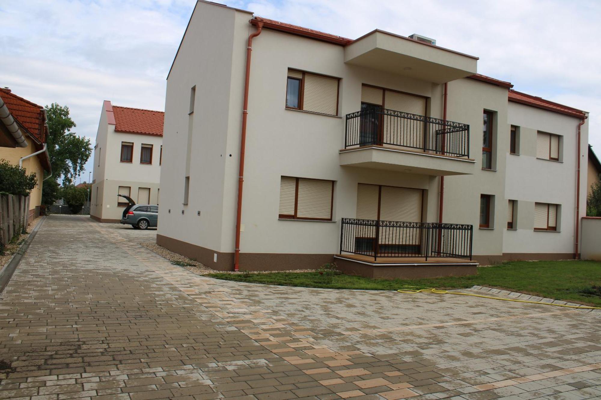 Mara Apartman Buek Buitenkant foto