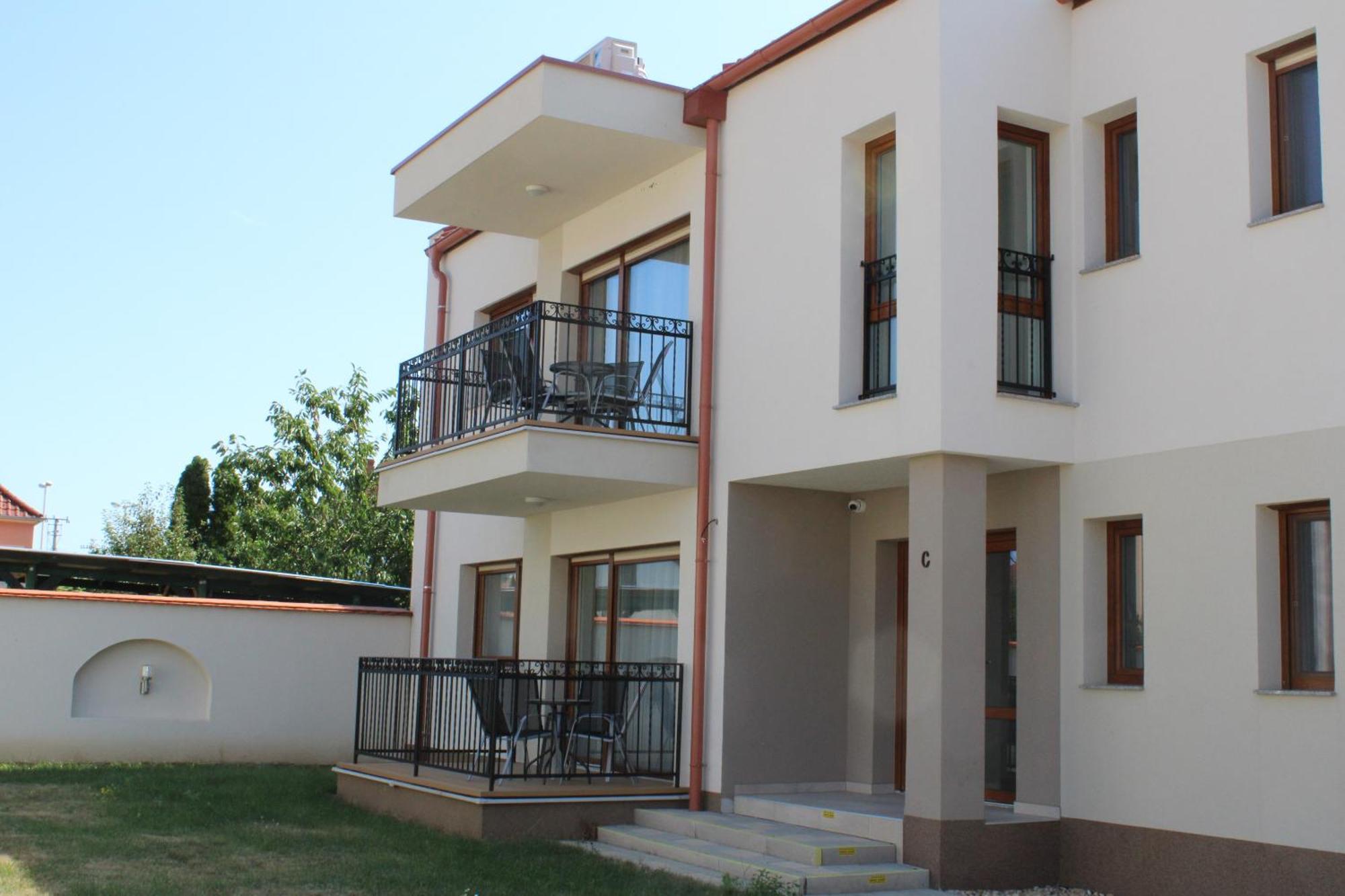 Mara Apartman Buek Buitenkant foto