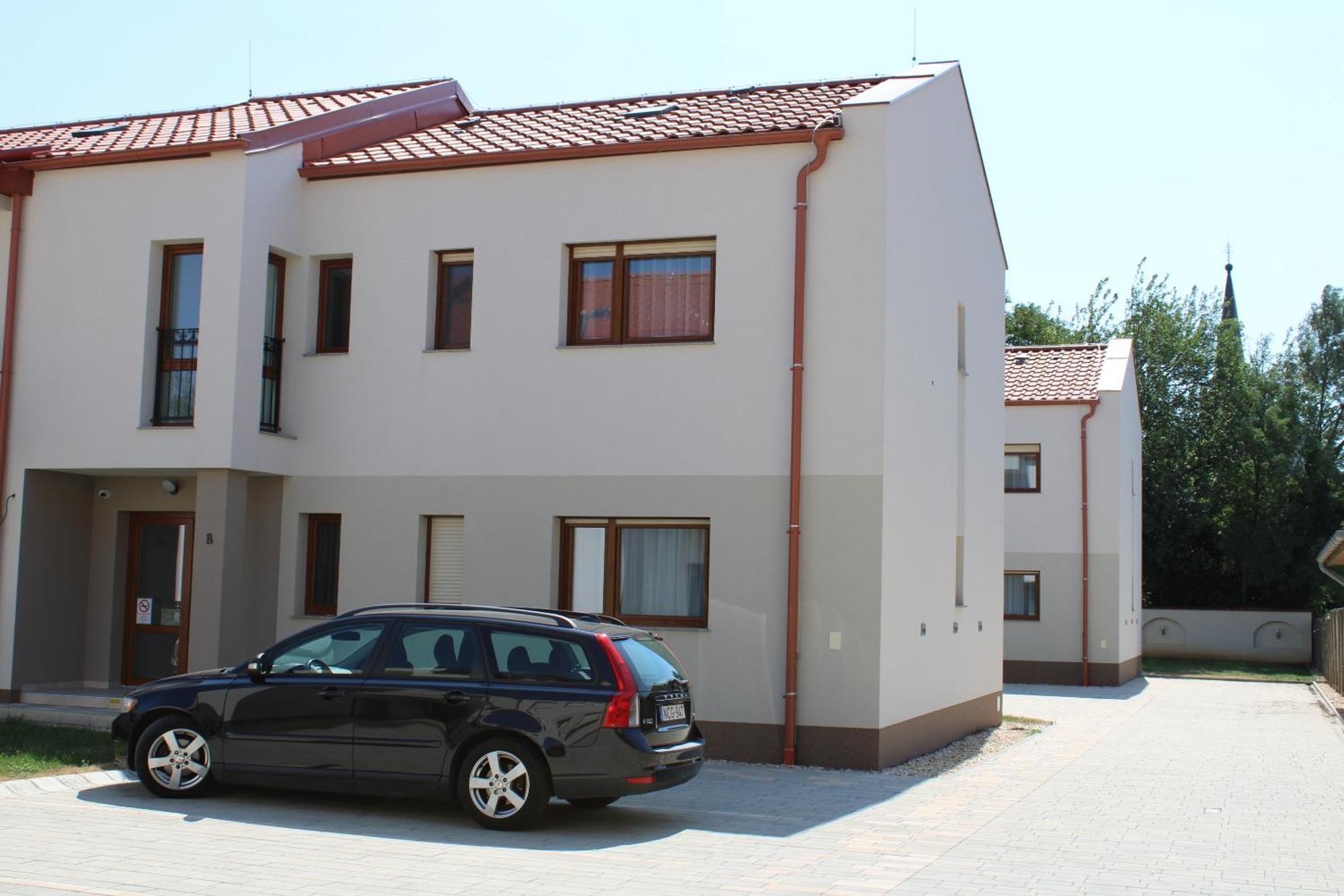 Mara Apartman Buek Buitenkant foto