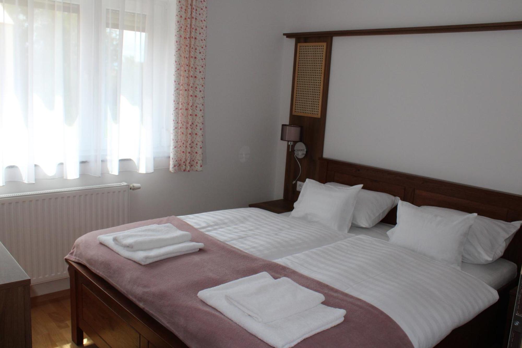 Mara Apartman Buek Buitenkant foto
