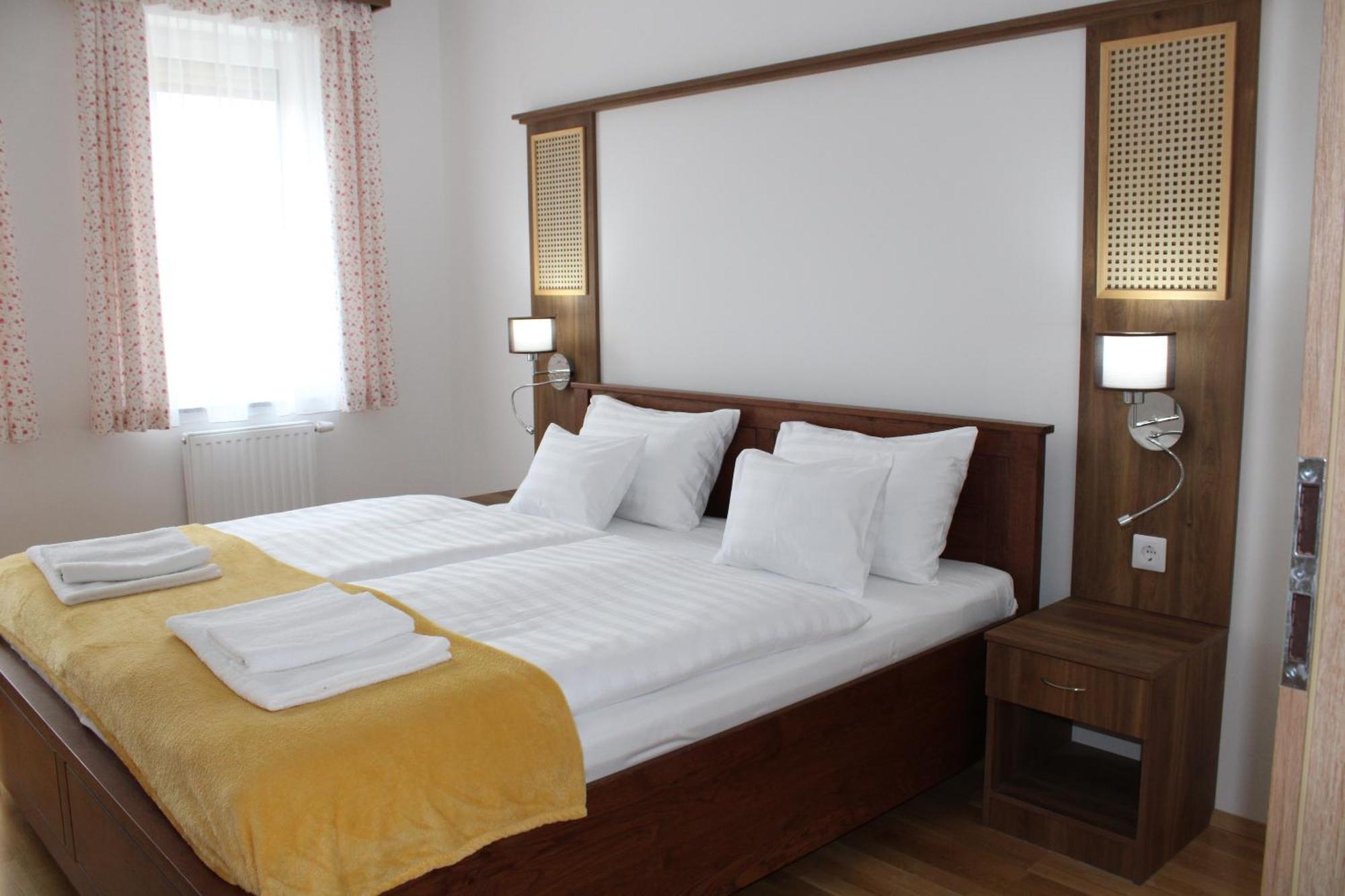 Mara Apartman Buek Buitenkant foto