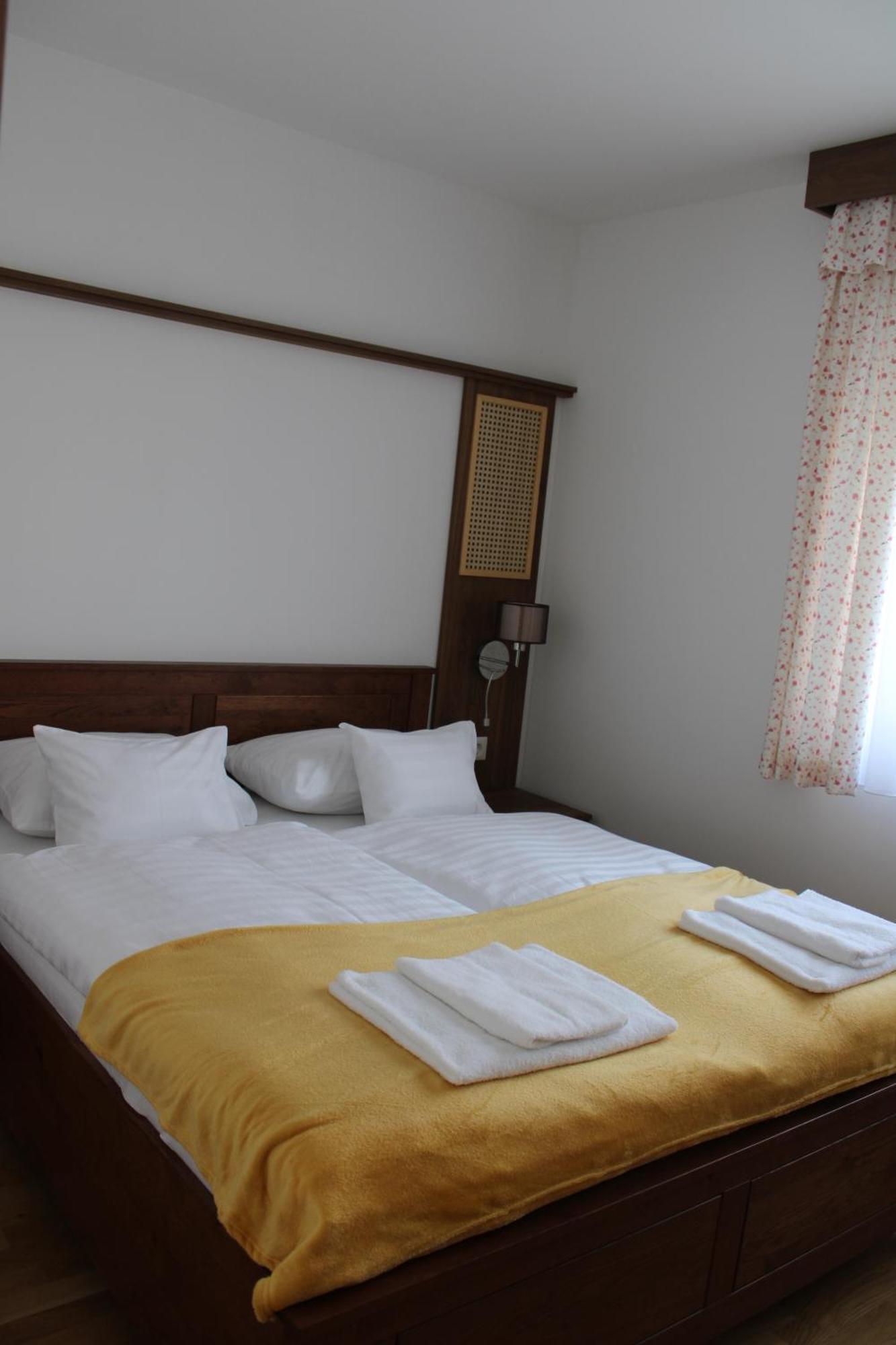 Mara Apartman Buek Buitenkant foto